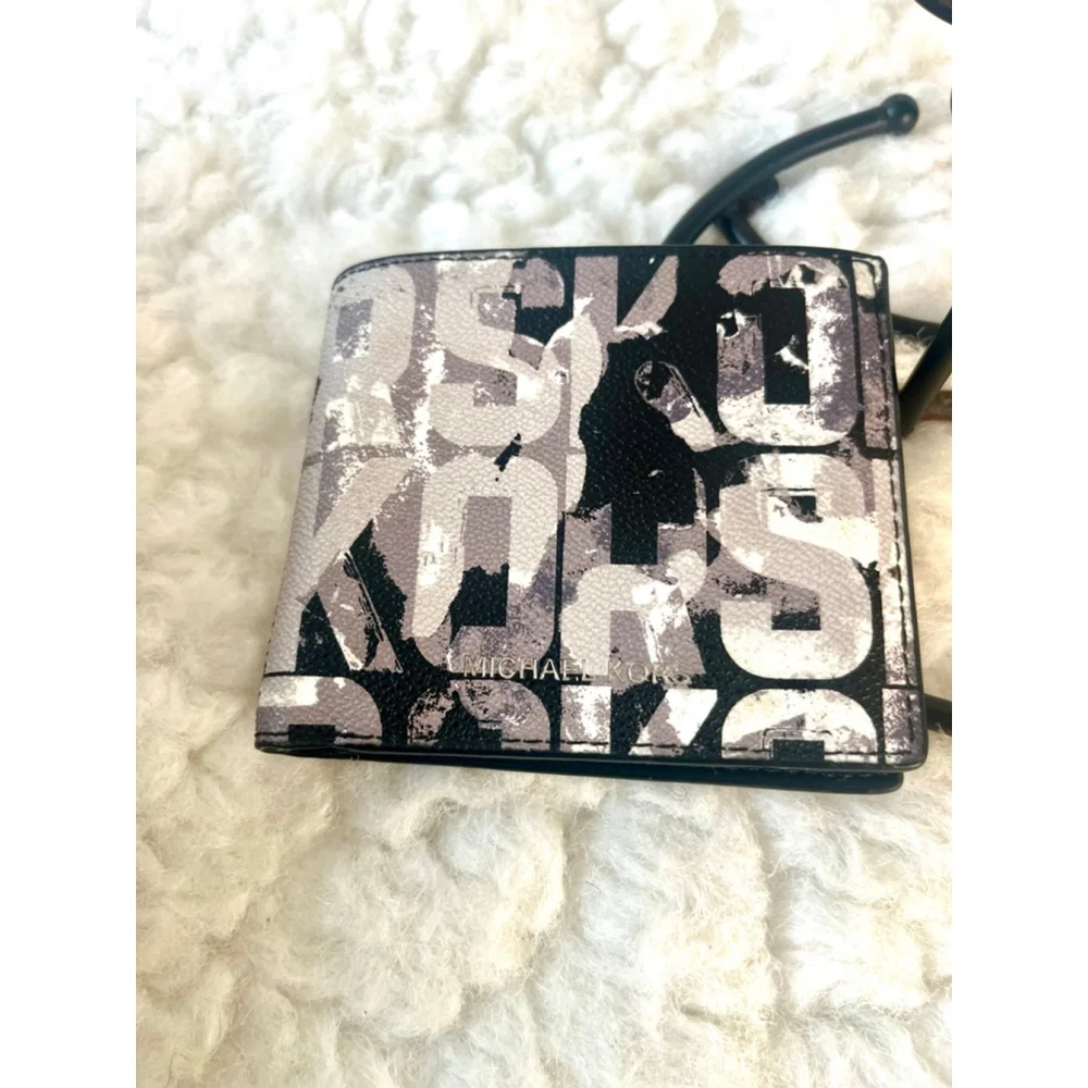 Michael Kors Cooper graphic logo billfold wallet